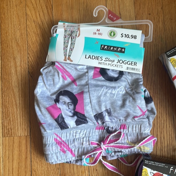 Set  of goodies from the television show “Friends” - Picture 2 of 6